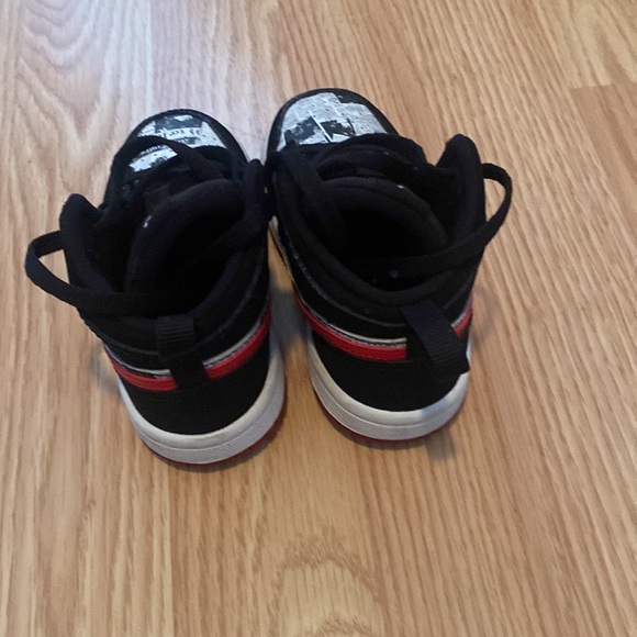 Jordan retro 1s - Picture 4 of 4